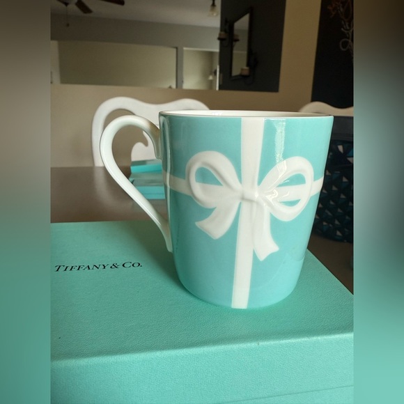 Authentic Tiffany & Co. retired iconic blue white ribbon 2 mugs w/box CLEAN - Picture 2 of 8